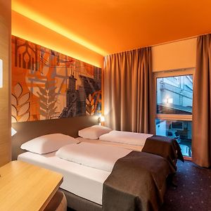 Zimmer mit zwei Einzelbetten